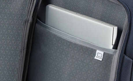 Tasca frontale con comparto per laptop